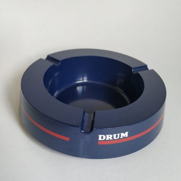 Asbak dokerblauw met rode rand – merknaam Drum (1)
