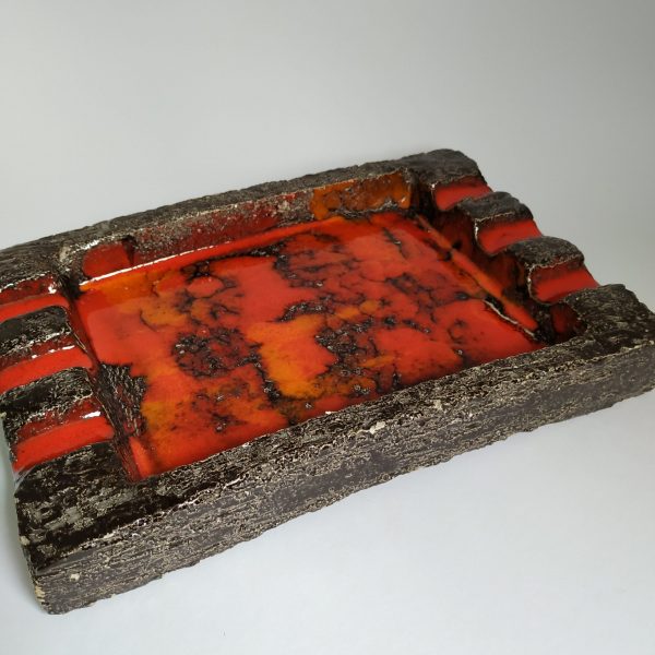 Asbak oranje-rood geglazuurde aardewerk jaren 60-70 afm 25,5×17,5cm (2)