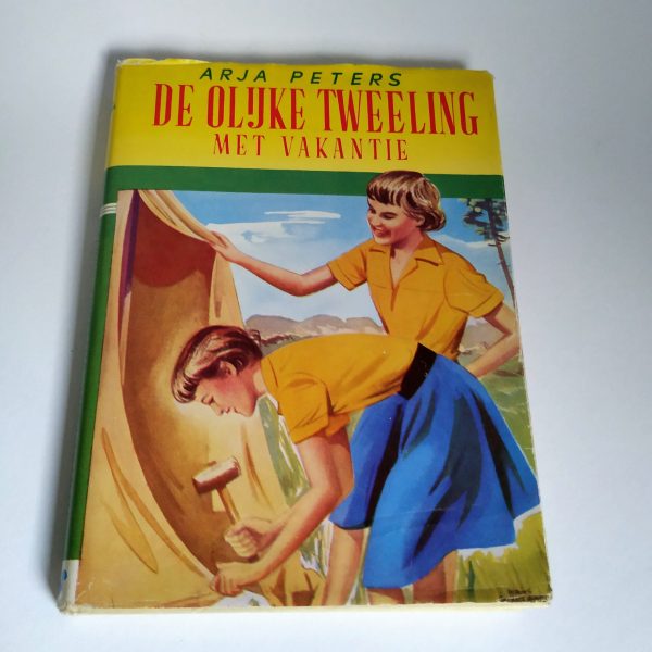 Boek (hardcover) De Olijke tweeling met vakantie – 1970 (1)