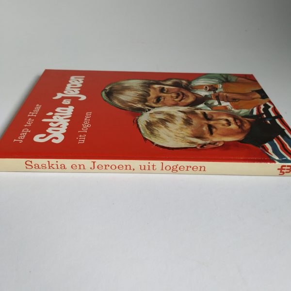 Boek (hardcover) Saskia en Jeroen uit logeren (1974)