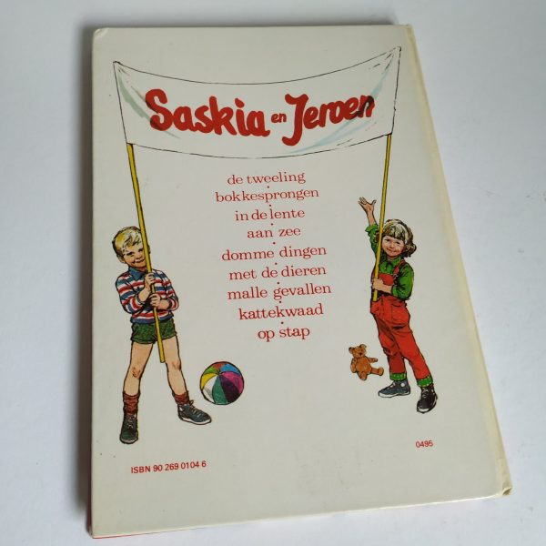 Boek (hardcover) Saskia en Jeroen uit logeren (1976)