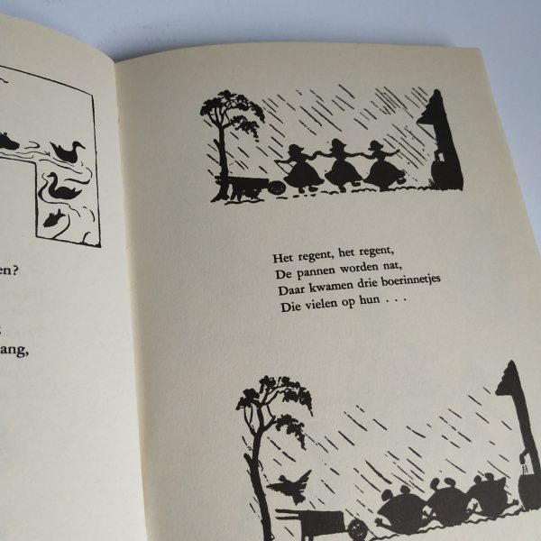Boek (hardcover) – Twee emmertjes water halen – Rijmpjes en versjes (4)