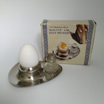 Vintage Ei Cup met Glazen Zoutstrooier