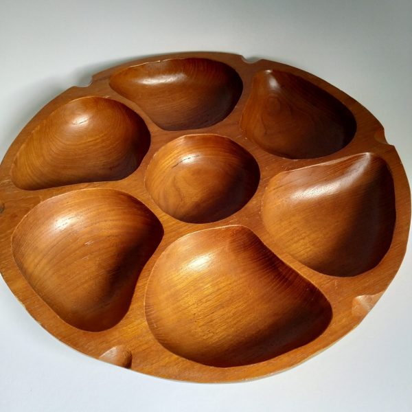 Snackschaal teak met 7 vakken op draaiplateau – diameter 36 cm (1)