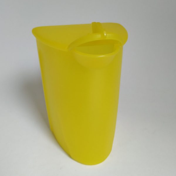 Strooier van tupperware – geel – hoogte 12 cm (2)