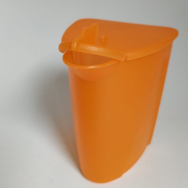 Strooier van tupperware – oranje – hoogte 12 cm (2)