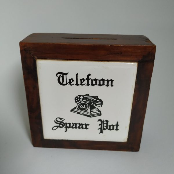 Telefoon spaarpot ( donker hout) (1)