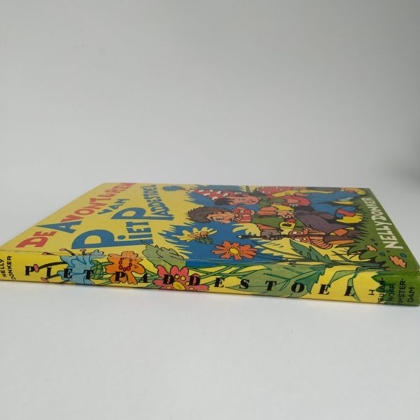 Vintage Kinderboek De avonturen van Piet Paddestoel