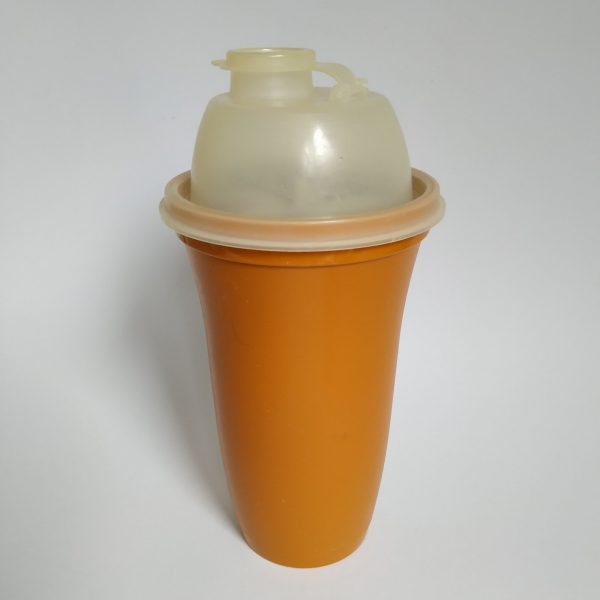 Shake beker Tupperware – Quick shaker – hoogte 20 cm (1)