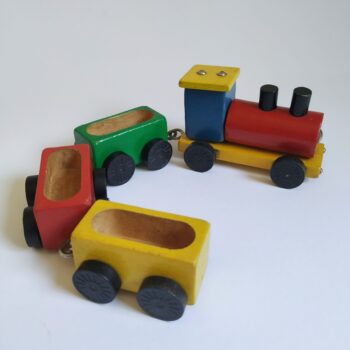 Treintje van Hout met 3 Wagonnetjes