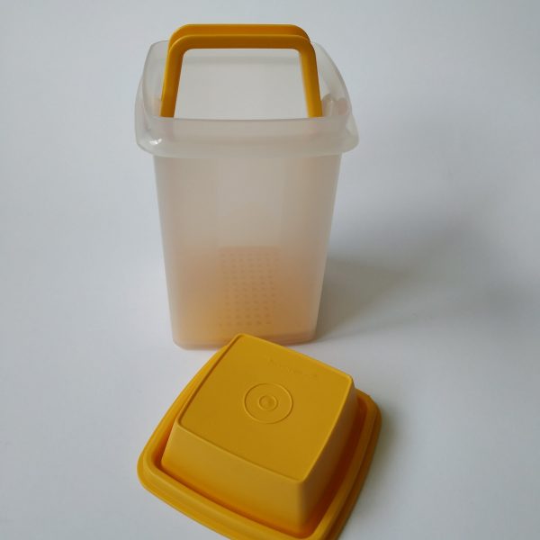 Augurkenpot Tupperware zeef met lift (geel) (2)