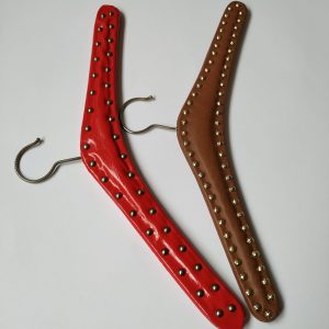 Vintage Kleerhangers in Skai