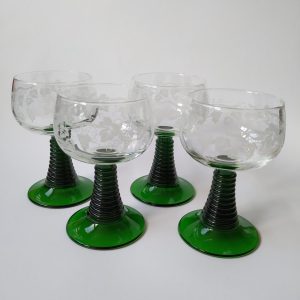 Vintage Wijnglazen Luminarc France met groene voet