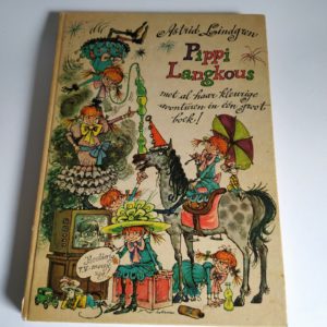 Vintage Boek van Pippi Langkous met al haar kleurige avonturen in één groot boek!