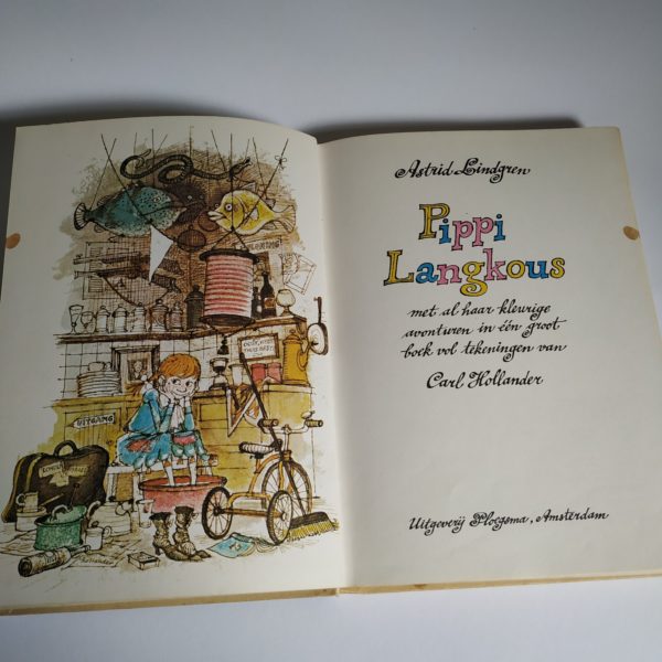 Boek Pippi Langkous met al haar kleurige avonturen in een groot boek (4)