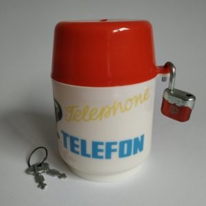 Retro Telefoonpotje van plastic/kunststof met een Slotje