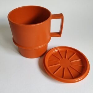 Vintage Beker van Tupperware met handvat en deksel