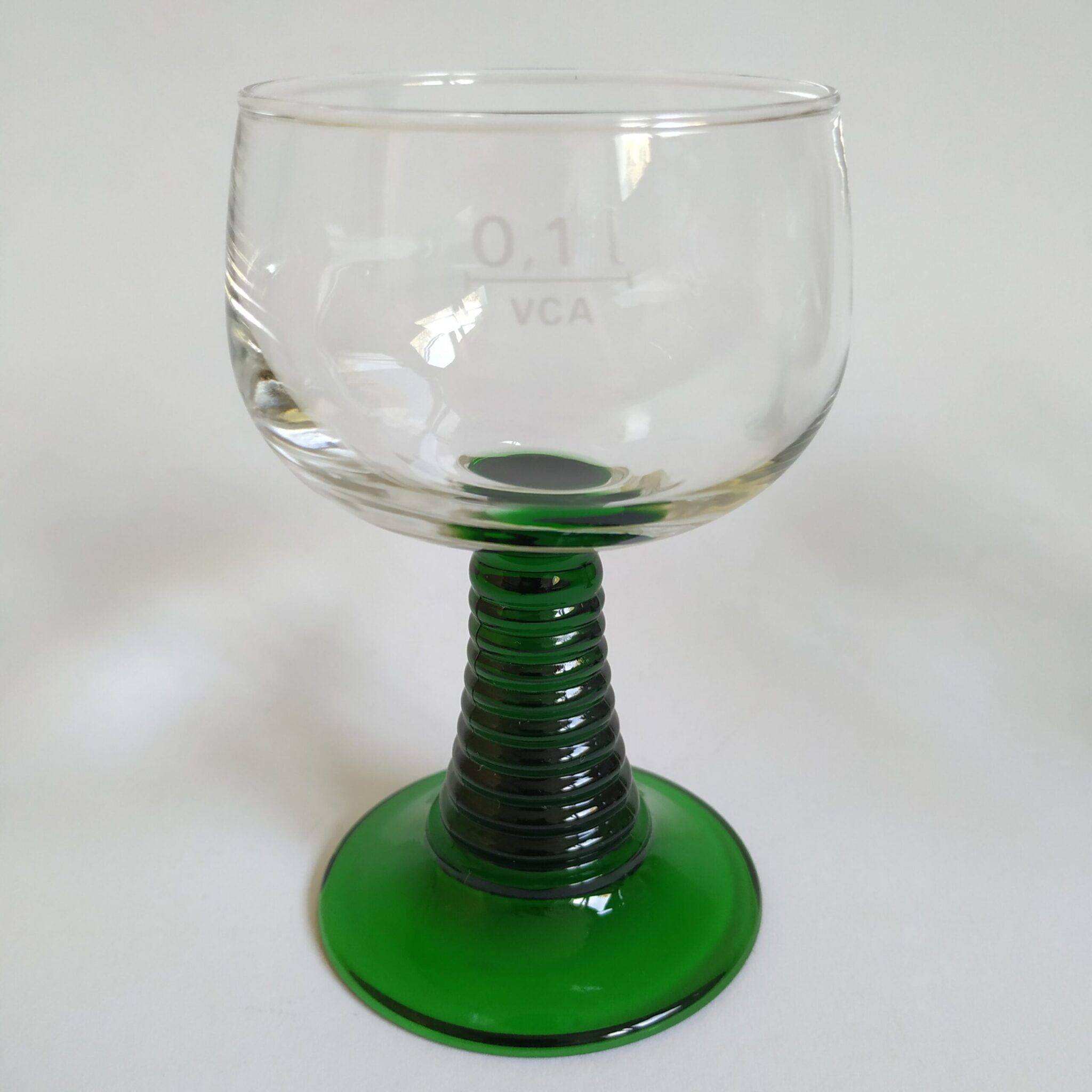 Vintage Moezel / Wijnglazen met Groene Voet Queens Vintage Vintage Moezel / Wijnglazen met Groene Voet Queens Vintage
