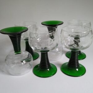 Vintage Wijnglazen Luminarc France met groene voet