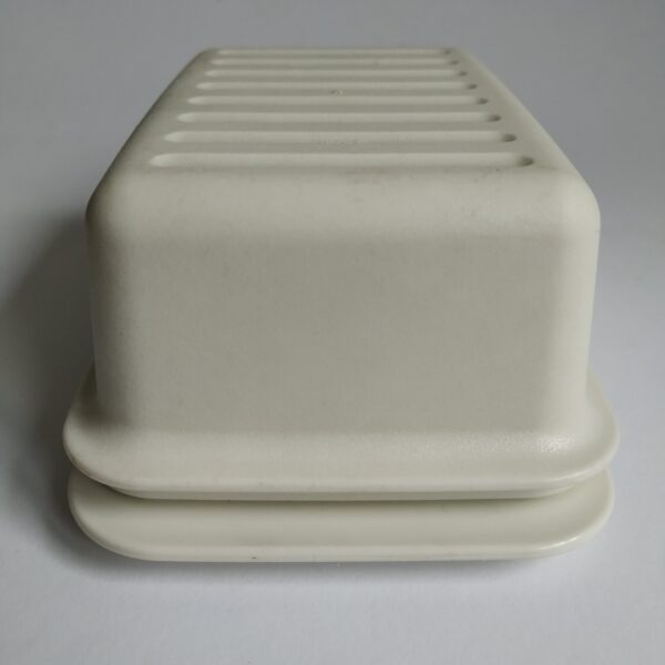 Botervloot Tupperware – gebroken wit- creme 16,5 x11x7 cm (2)