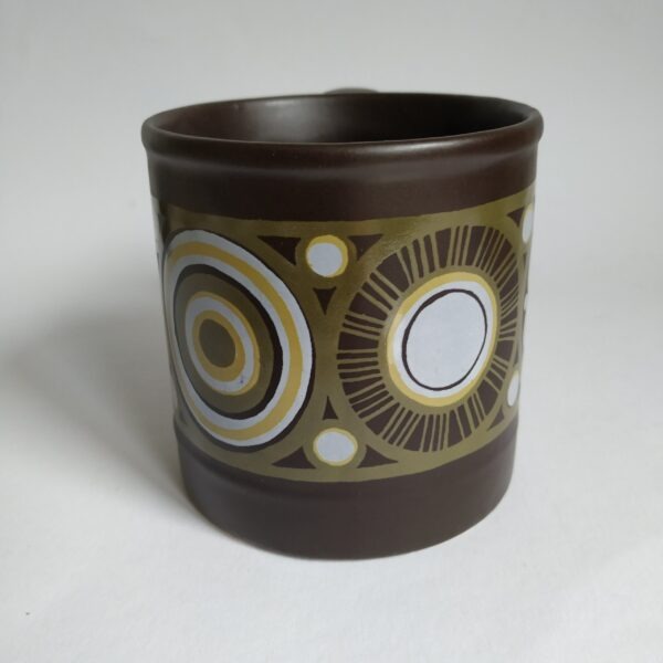 Mok Staffordshire Potteries – Jaren 70 – bruin-groen -wit hoogte 8,5 cm – diameter 8 cm (8)