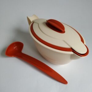 Vintage iso duo sauskom/juskom van Tupperware