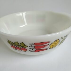 Vintage ovenschaal van Harvest (pyrex/melkglas) JAJ England