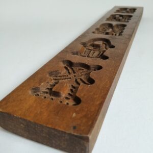 Vintage speculaasplank met 5 verschillende figuren