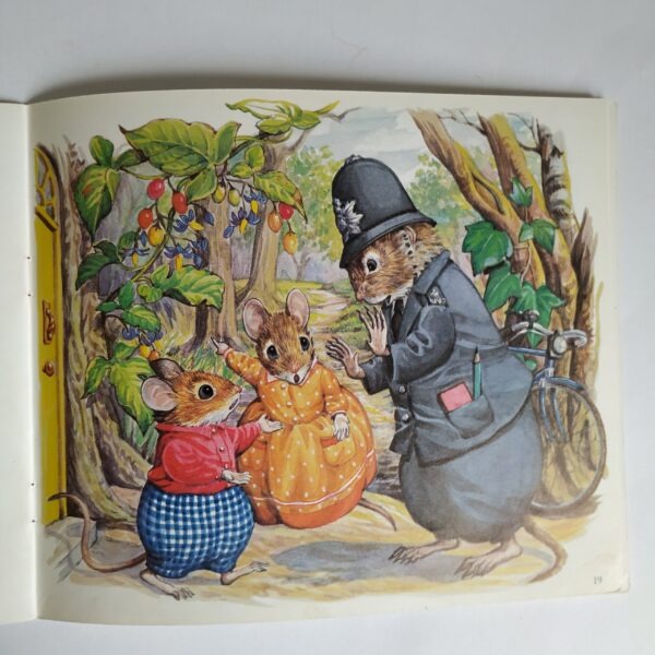 Vintage kinderboek Piep de muis en Pluis de deugniet uit 1983
