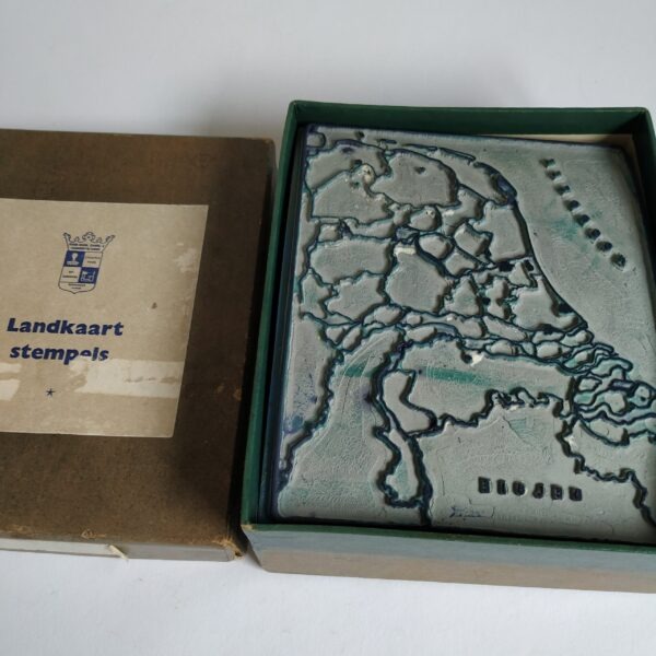Vintage landkaart stempel van Nederland in originele doos