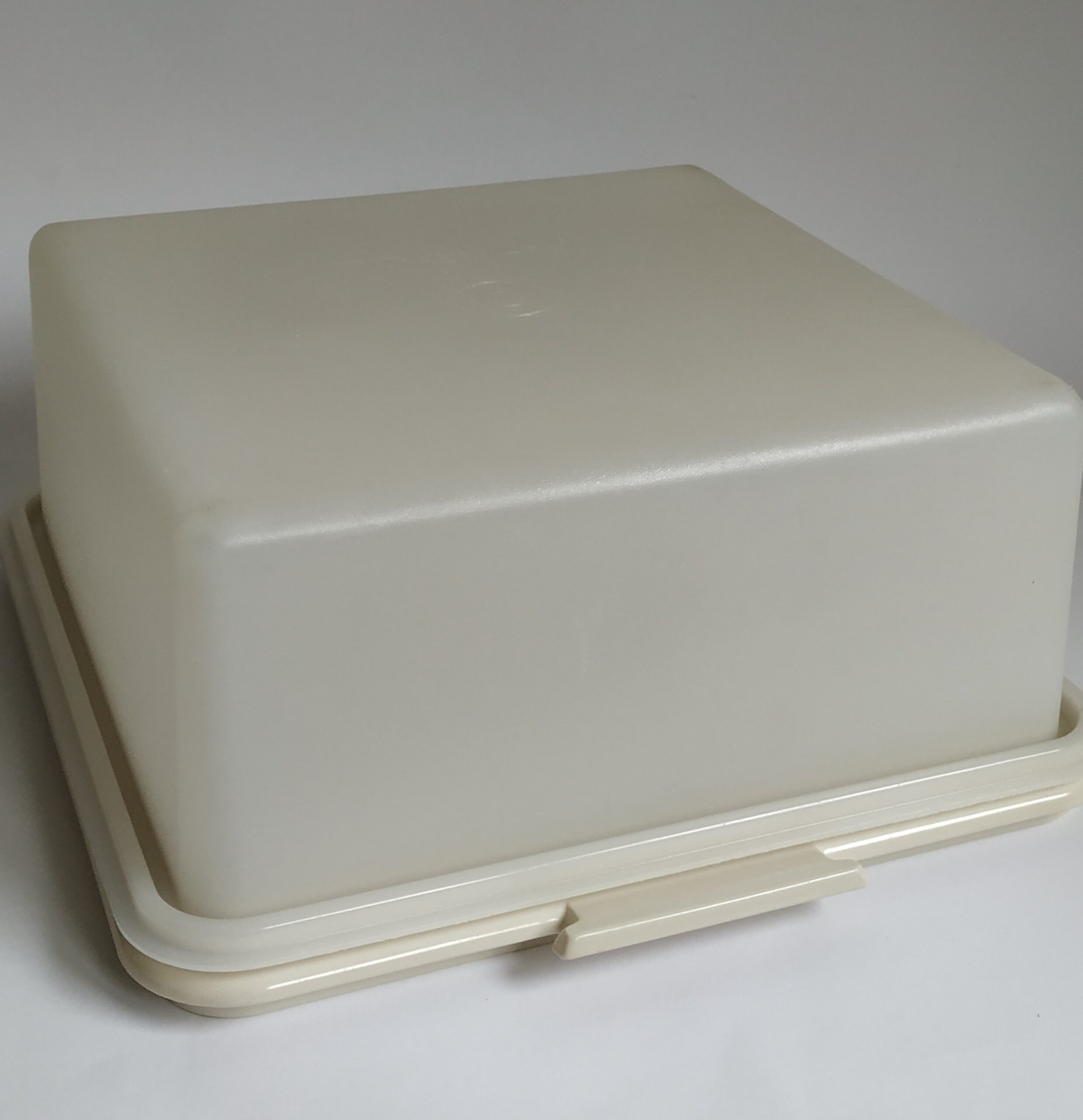 Vintage Taartdoos Tupperware - Bekijk het bij Vintage