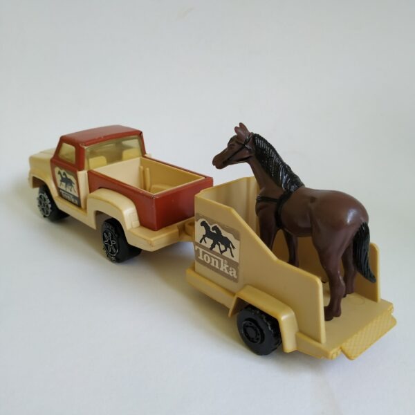 Pick-up Truck met paarden trailer van Tonka – totaal breed 24 cm – hoog 6 cm (4)