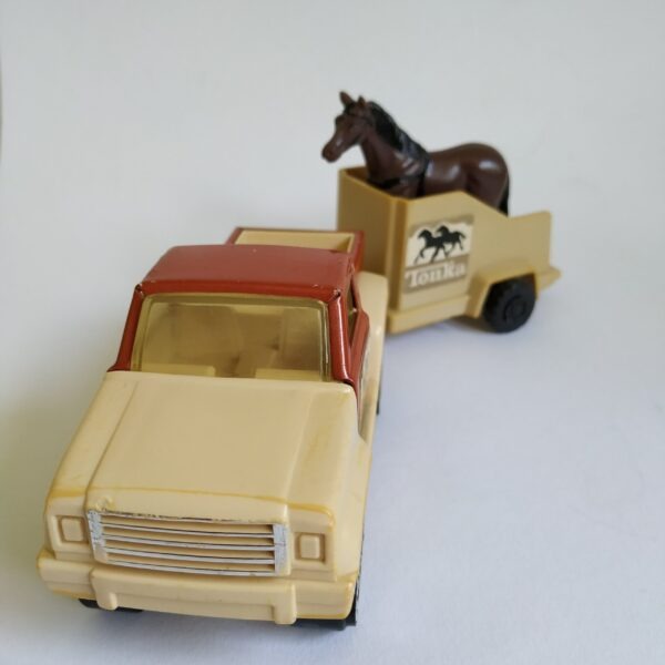 Vintage pick-up truck met paarden trailer van Tonka