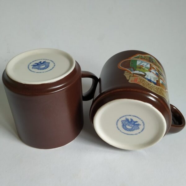 Mokken Villeroy & Boch van Douwe Egberts – 2 stuks – 200 ml – bruin met afbeelding en tekst (3)