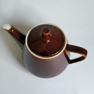 Vintage thee / koffiepot van Villeroy & Boch, maat 3 uit de jaren 60