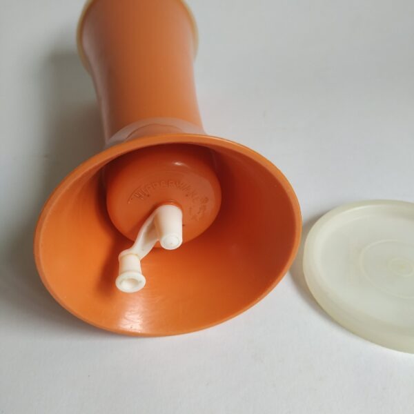 Poedersuiker strooier Tupperware – oranje – hoogte 21,5 cm (3)