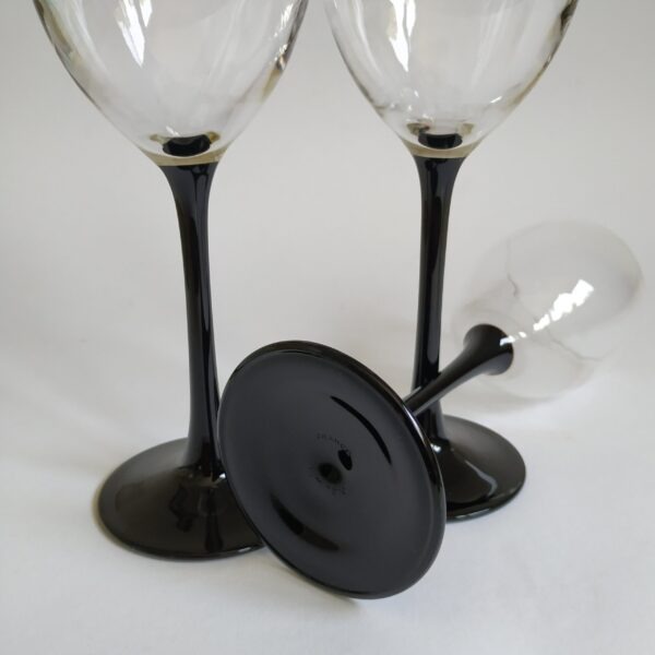 Wijnglazen Luminarc France met zwarte voet – 2x – 200 ml en 1x – 150 ml – hoogte 20 en 18,5 cm – 3 stuks (3)