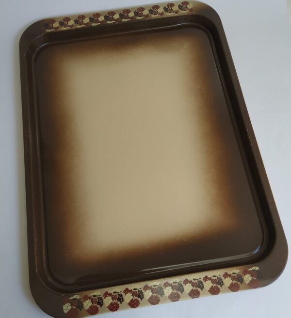 Dienblad – serveerschaal beige-bruin (metaal) – afmeting 45x32x2 cm (1)