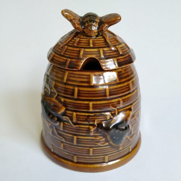 Honingpot – suikerpot met deksel -(bruin) versierd met bijtjes – hoogte 12 cm – diameter 9 cm (1)