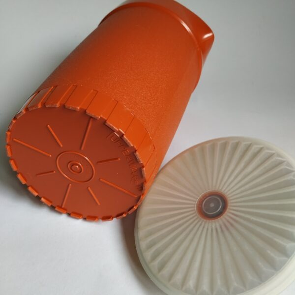 Schenkkan – sapkan Tupperware – oranje – inhoud 1 liter (5)