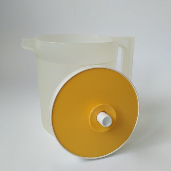 Schenkkan transparant van Tupperware – 1,5 l inhoud met gele afsluitbare deksel (3)