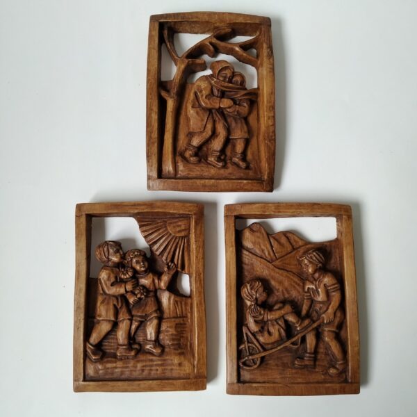 Wandpanelen van steen – 3 stuks – heeft houtlook en haakje achterzijde – 16x11x2 cm (1)