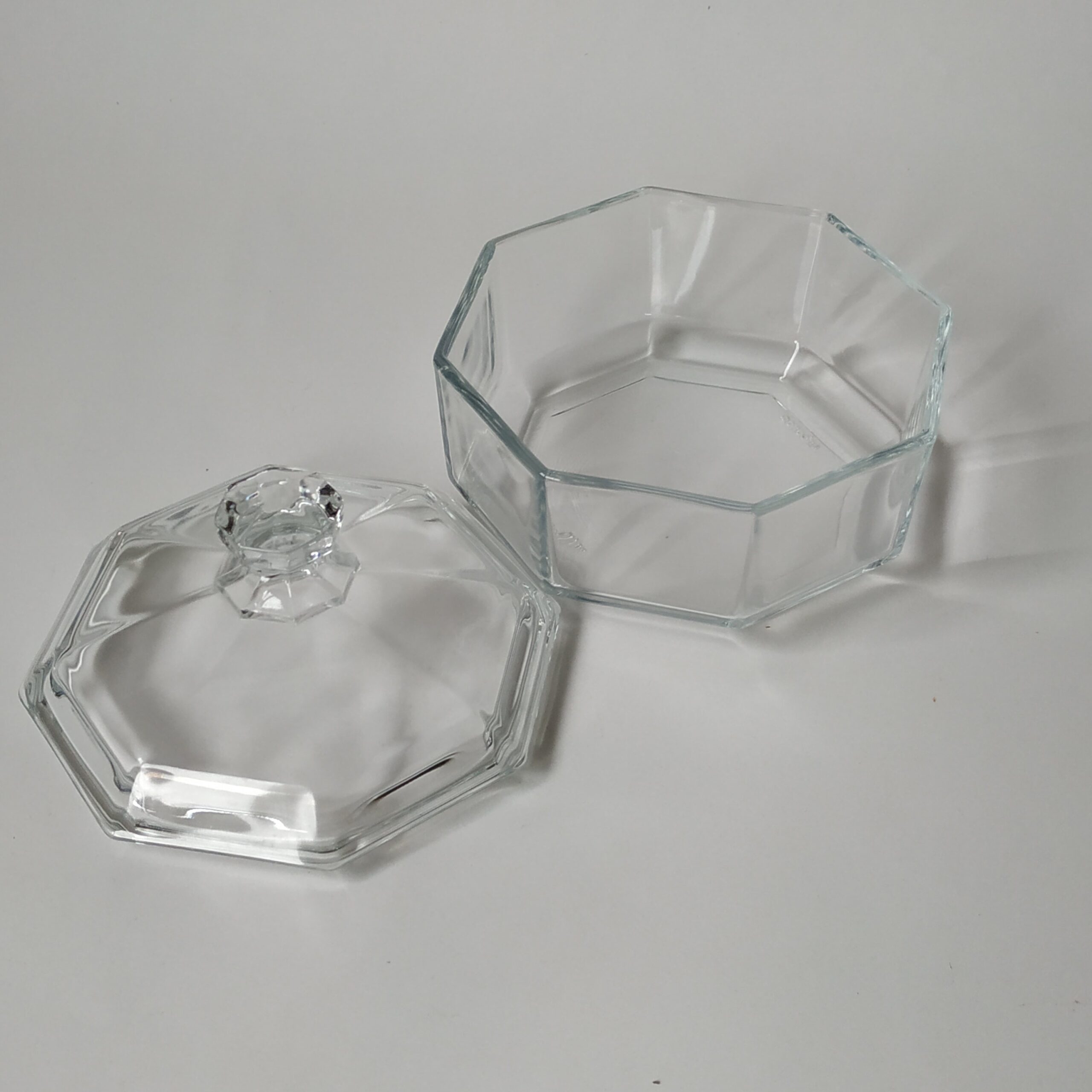 Bonbon schaaltje Arcoroc France met deksel – acht hoekig van glas – diameter 11,5 cm – hoogte 10 cm (2)