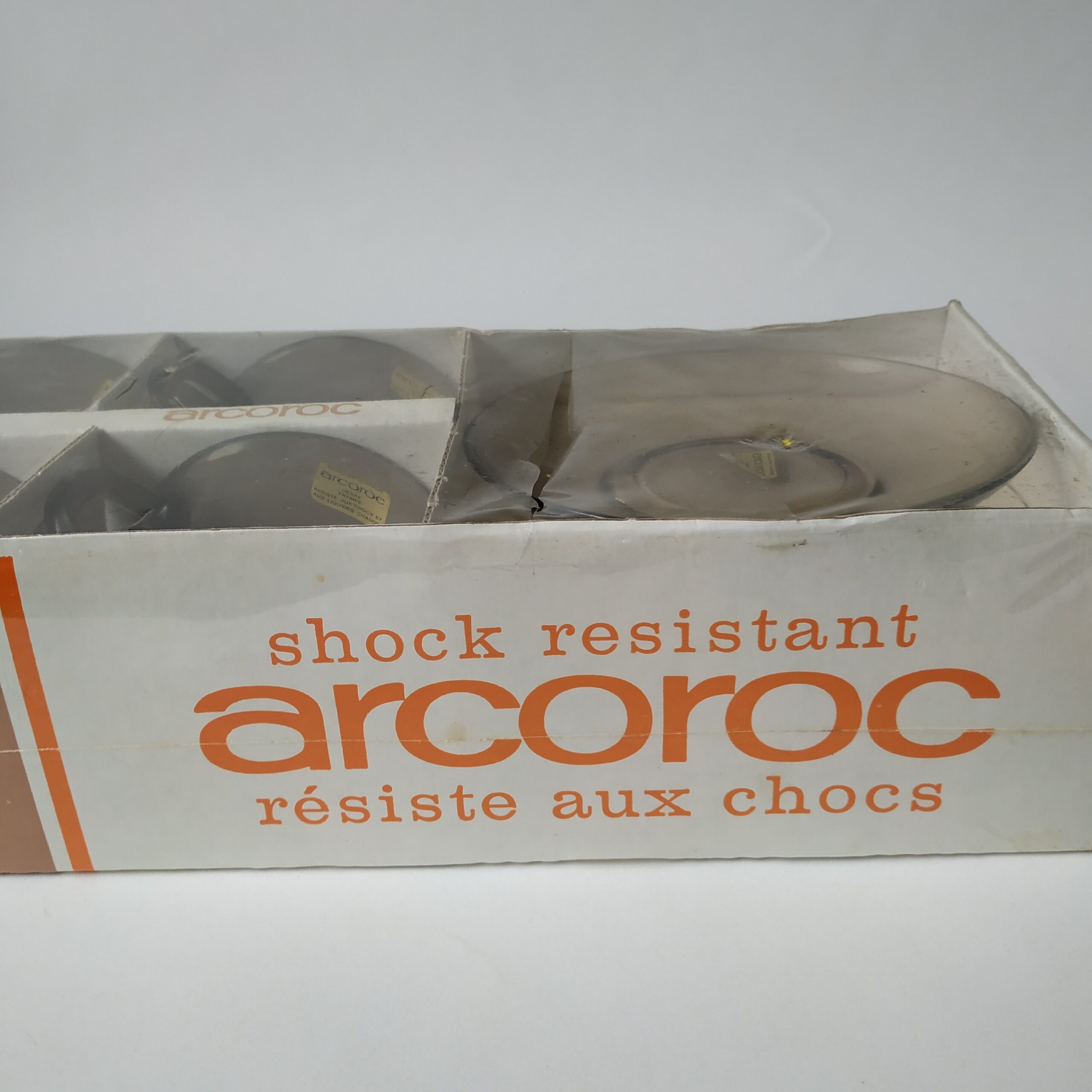 Kop en schotel Arcoroc France – smoked glass jaren 70 – 6 stuks – originele verpakking (4)