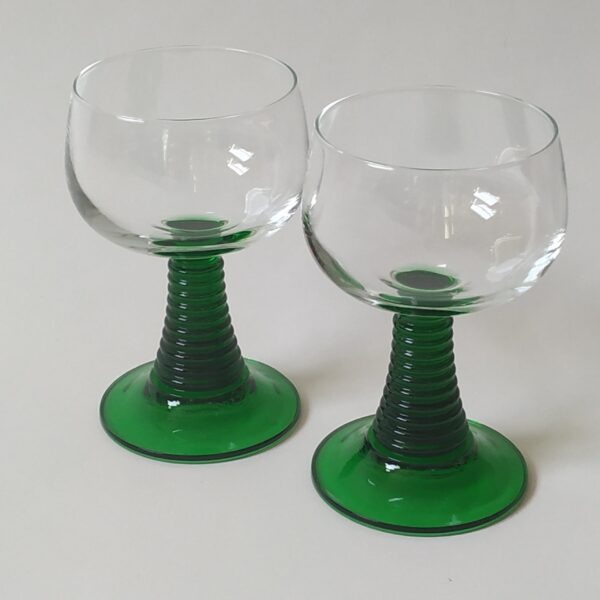 Vintage wijnglazen / moezelglazen France met groene voet