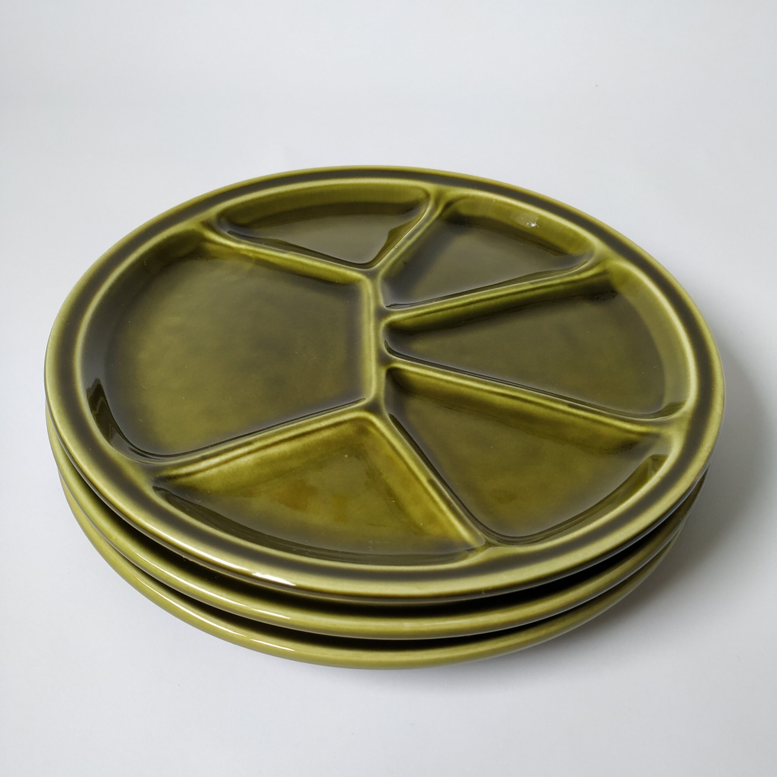 Fondue – gourmet borden Gien France – mosgroen 6 vakken – diameter 21,5 cm – 3 stuks (3)