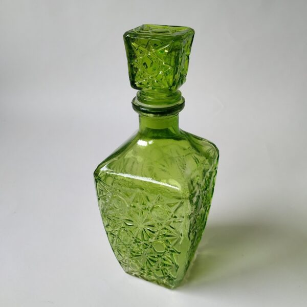 Vintage decoratieve groene karaf met een inhoud van 750 ml