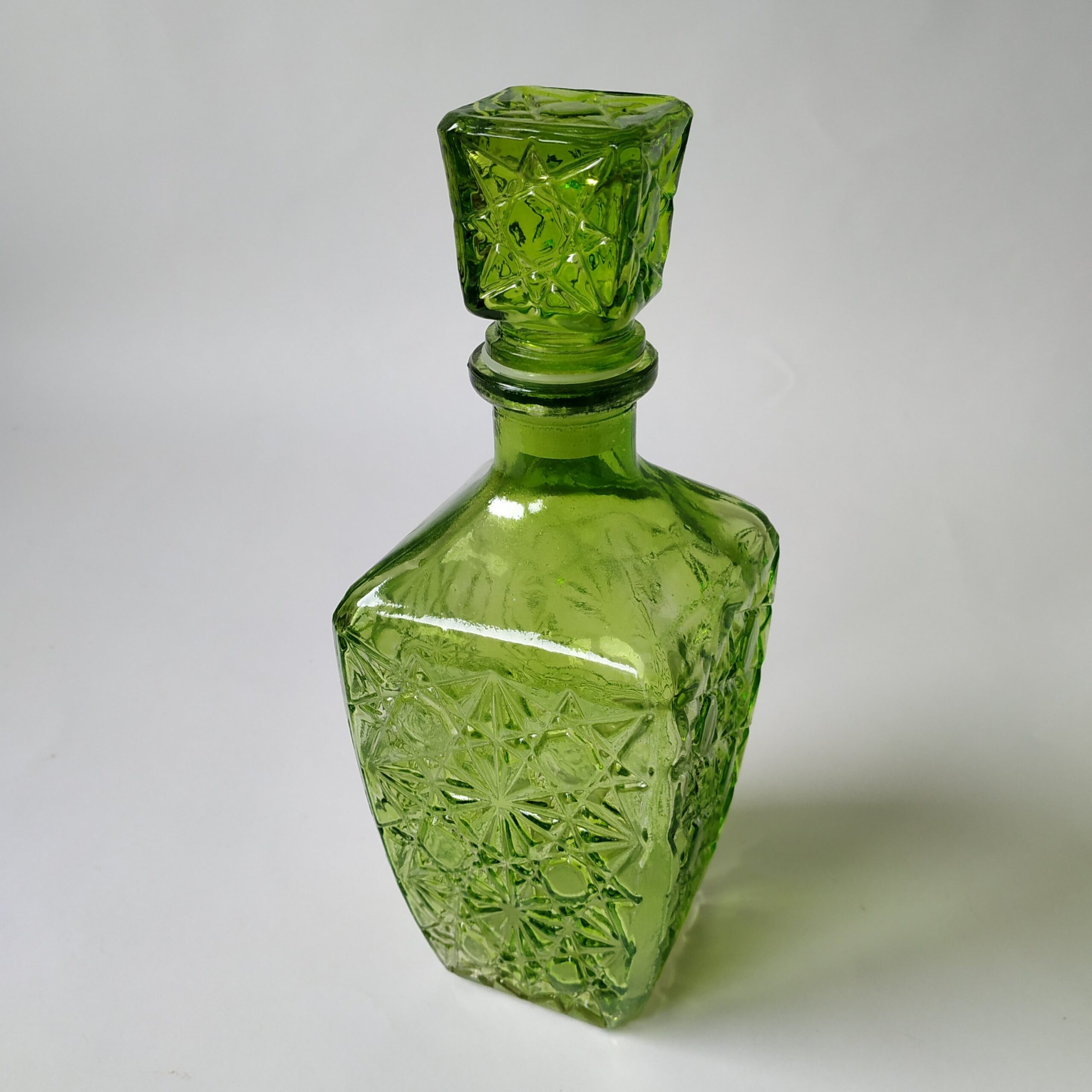 Karaf groen – fles met stolp – inhoud 750 ml – hoogte 25 cm (5)