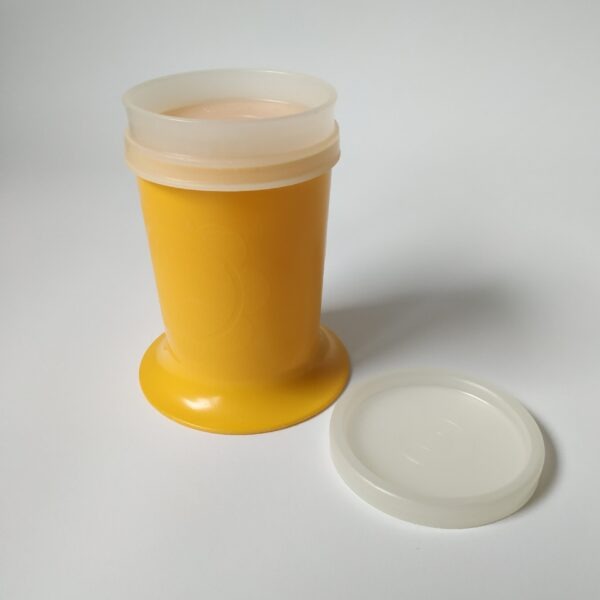 Vintage goed afsluitbare kinderbeker / drinkbeker van Tupperware