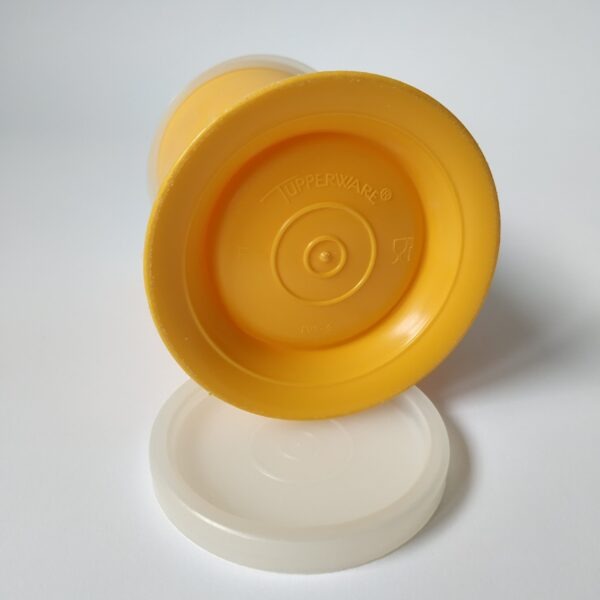 Vintage goed afsluitbare kinderbeker / drinkbeker van Tupperware